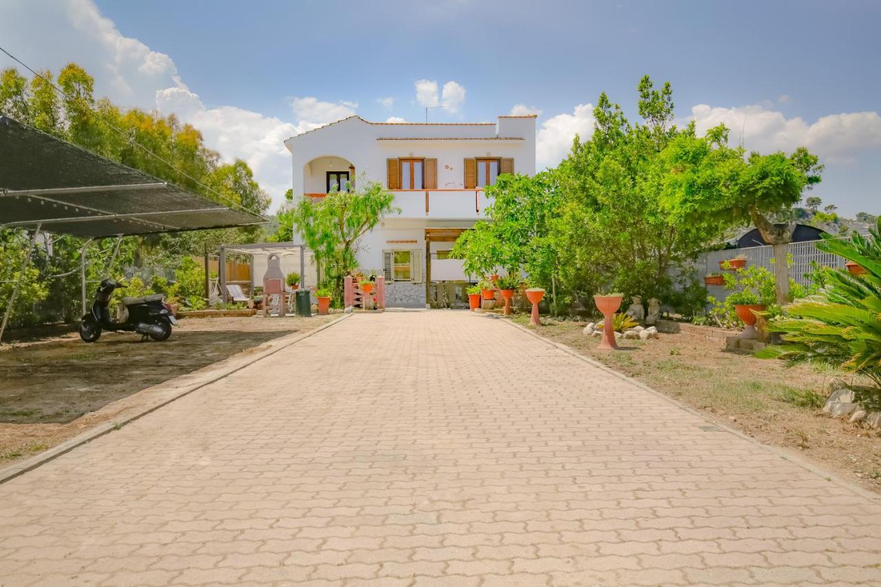 Villa Latino Vieste Bagian luar foto