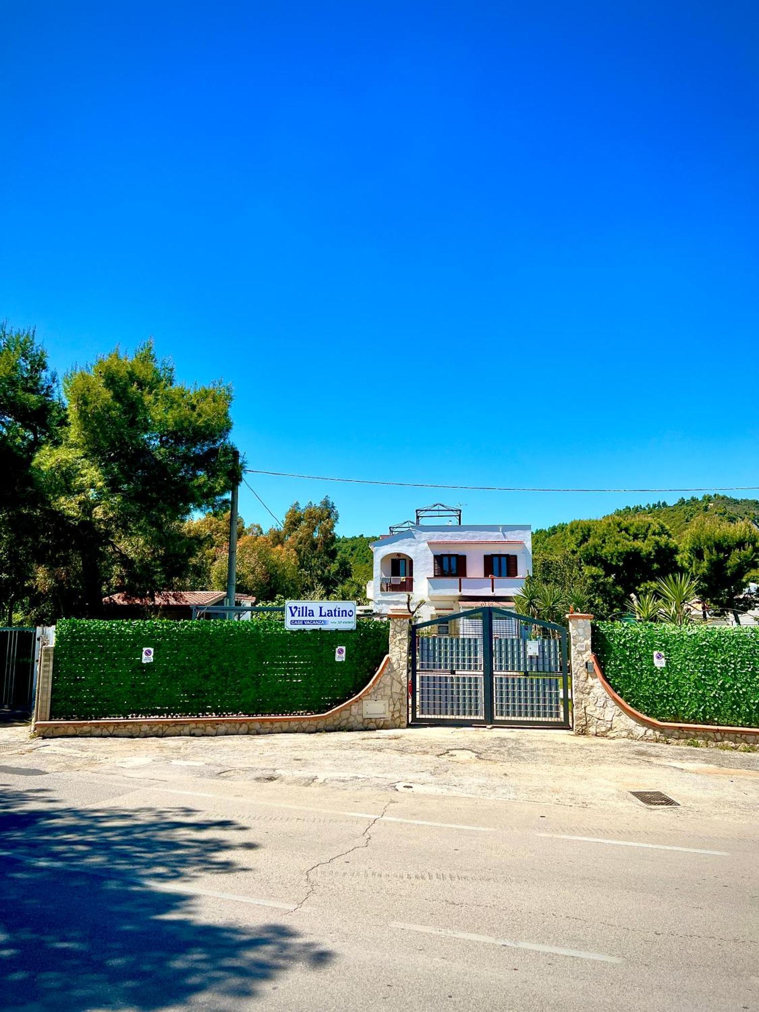 Villa Latino Vieste Bagian luar foto