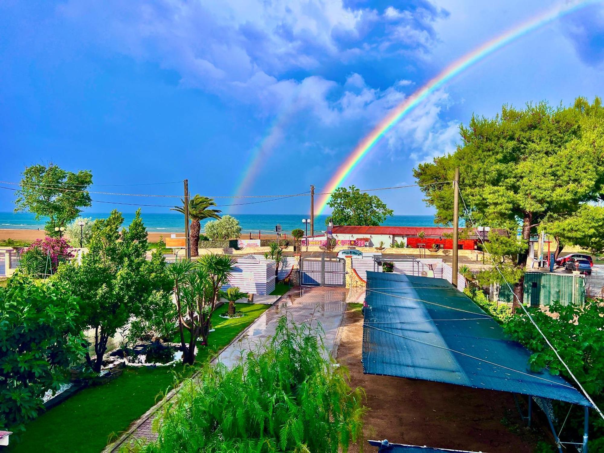 Villa Latino Vieste Bagian luar foto